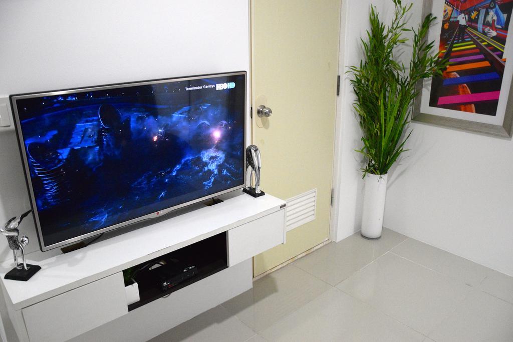 Jazz Makati Luxury Apartment Манила Экстерьер фото