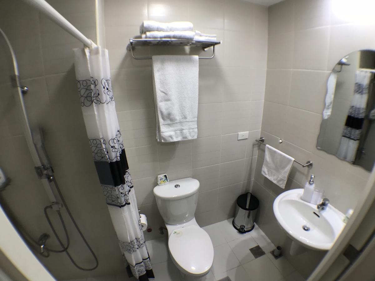 Jazz Makati Luxury Apartment Манила Экстерьер фото