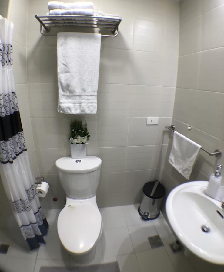Jazz Makati Luxury Apartment Манила Экстерьер фото
